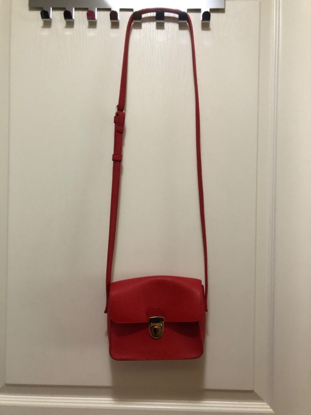 Red crossbody bag 5 x 7 inch faux leather - Picture 2 of 11